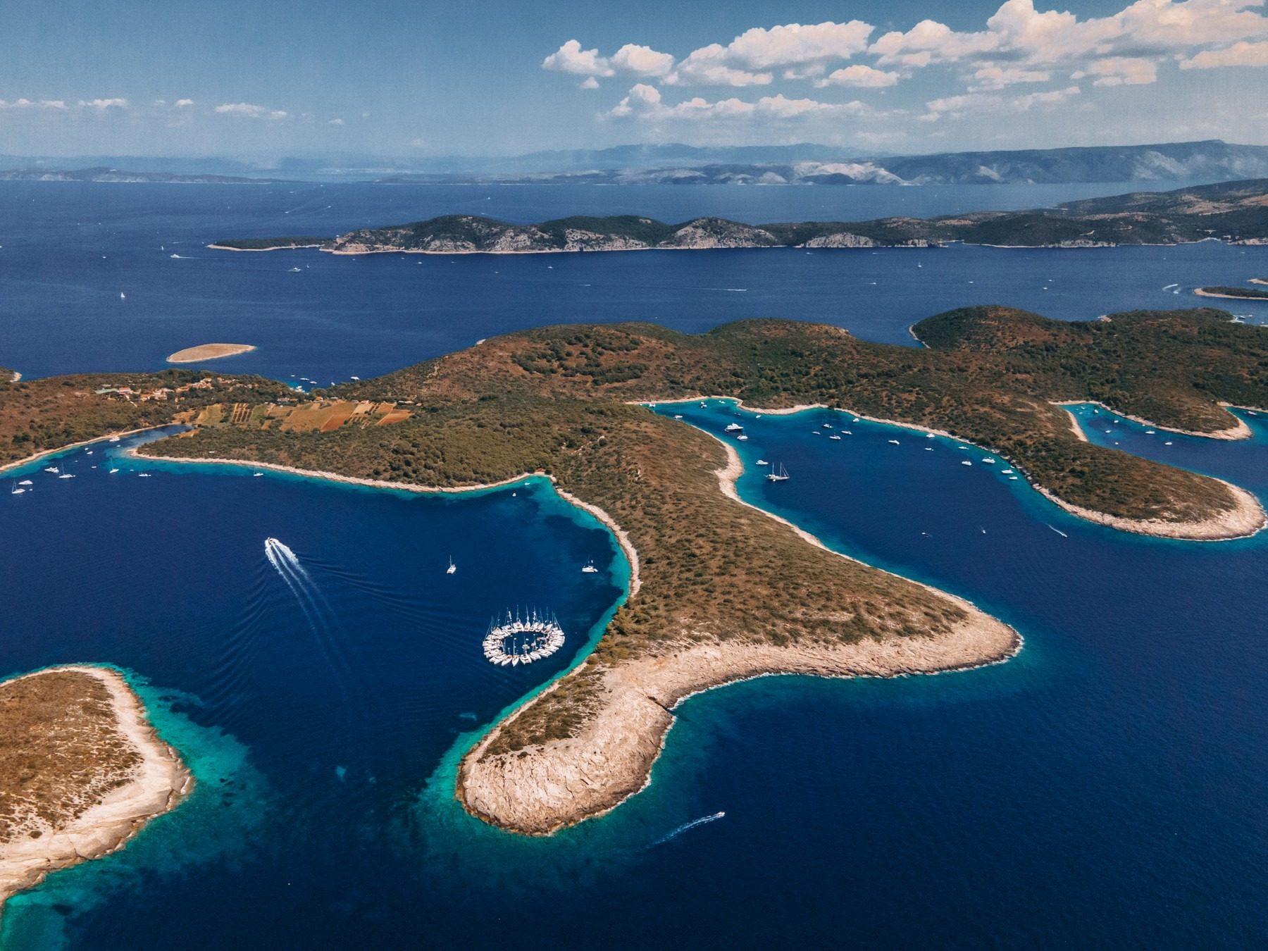 Europe Island Hopping: How to See 5–7 Islands in One Week Without a Cruise