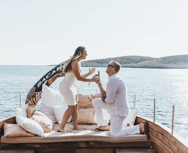 STORIES OF LOVE ON BOARD